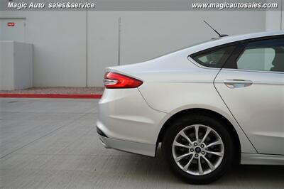 2017 Ford Fusion SE   - Photo 8 - Phoenix, AZ 85034
