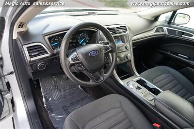 2017 Ford Fusion SE   - Photo 14 - Phoenix, AZ 85034