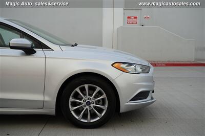 2017 Ford Fusion SE   - Photo 9 - Phoenix, AZ 85034