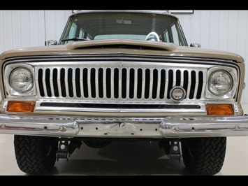 1969 Jeep Wagoneer   - Photo 7 - Fort Wayne, IN 46804