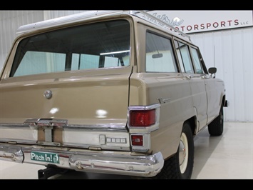 1969 Jeep Wagoneer   - Photo 19 - Fort Wayne, IN 46804