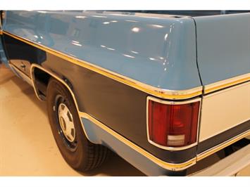 1977 Chevrolet Silverado c20   - Photo 40 - Fort Wayne, IN 46804