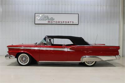 1959 Ford Fairlane Galaxie Sunliner   - Photo 2 - Fort Wayne, IN 46804