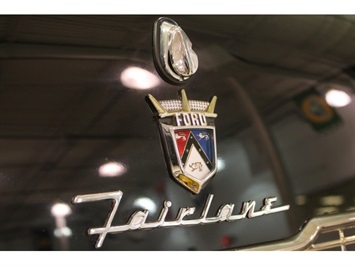 1955 Ford Fairlane Sunliner Convertible   - Photo 19 - Fort Wayne, IN 46804