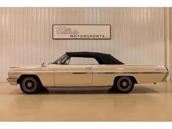 1962 Pontiac Bonneville Convertible   - Photo 2 - Fort Wayne, IN 46804