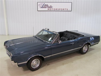 1966 Oldsmobile Cutlass Convertible-4 SPEED   - Photo 1 - Fort Wayne, IN 46804