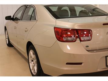 2015 Chevrolet Malibu LT   - Photo 9 - Fort Wayne, IN 46804