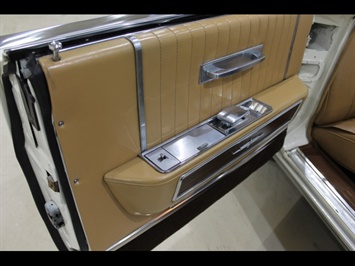 1964 Lincoln Continental Convertible   - Photo 33 - Fort Wayne, IN 46804