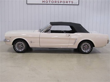 1965 Ford Mustang Convertible   - Photo 49 - Fort Wayne, IN 46804