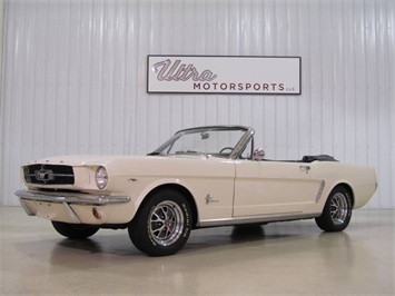 1965 Ford Mustang Convertible   - Photo 2 - Fort Wayne, IN 46804