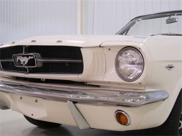 1965 Ford Mustang Convertible   - Photo 7 - Fort Wayne, IN 46804