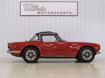 1969 Triumph TR-6   - Photo 1 - Fort Wayne, IN 46804