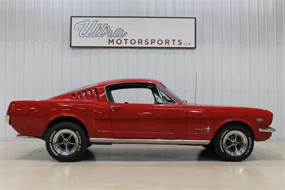 1965 Ford Mustang Fastback   - Photo 2 - Fort Wayne, IN 46804