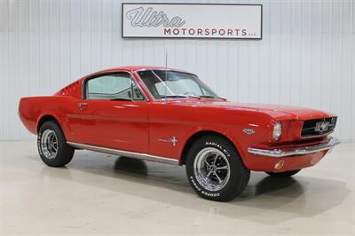 1965 Ford Mustang Fastback   - Photo 1 - Fort Wayne, IN 46804