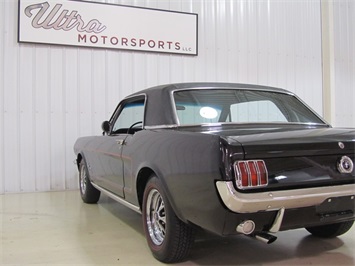 1965 Ford Mustang   - Photo 15 - Fort Wayne, IN 46804