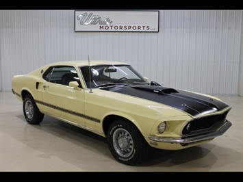 1969 Ford Mustang Mach I   - Photo 1 - Fort Wayne, IN 46804