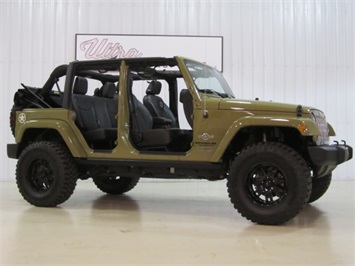 2013 Jeep Wrangler Unlimited Oscar Mike   - Photo 3 - Fort Wayne, IN 46804