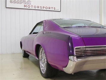 1967 Buick Riviera   - Photo 15 - Fort Wayne, IN 46804