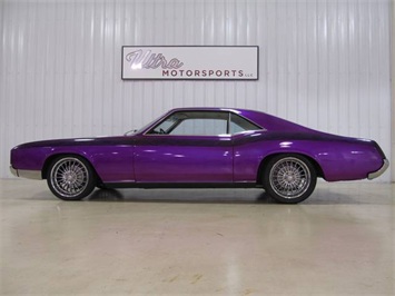 1967 Buick Riviera   - Photo 2 - Fort Wayne, IN 46804