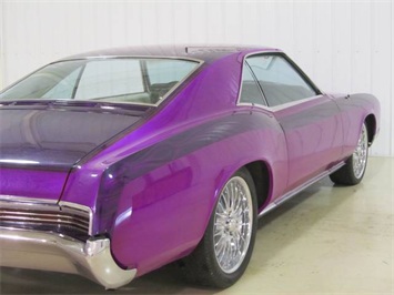 1967 Buick Riviera   - Photo 16 - Fort Wayne, IN 46804