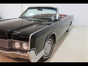 1967 Lincoln Continental Convertible   - Photo 6 - Fort Wayne, IN 46804