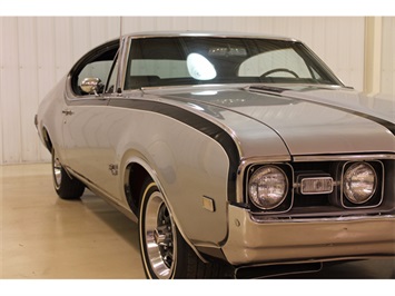 1968 Oldsmobile 442 Hurst/Olds   - Photo 5 - Fort Wayne, IN 46804