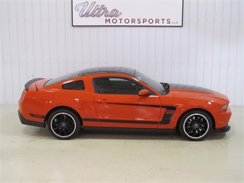 2012 Ford Mustang Boss 302   - Photo 4 - Fort Wayne, IN 46804