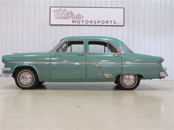 1954 Ford Crestline   - Photo 2 - Fort Wayne, IN 46804