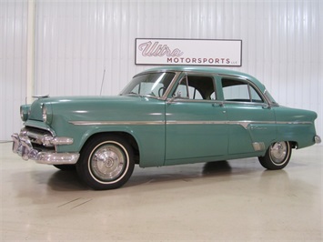 1954 Ford Crestline   - Photo 1 - Fort Wayne, IN 46804