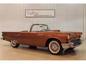 1957 Ford Thunderbird   - Photo 1 - Fort Wayne, IN 46804