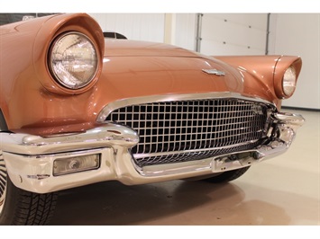 1957 Ford Thunderbird   - Photo 16 - Fort Wayne, IN 46804