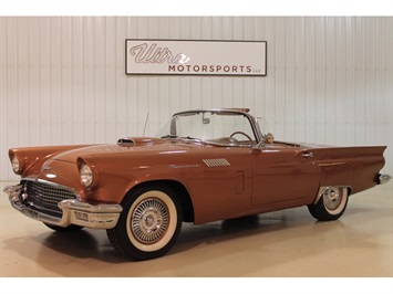 1957 Ford Thunderbird   - Photo 3 - Fort Wayne, IN 46804