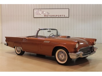 1957 Ford Thunderbird   - Photo 10 - Fort Wayne, IN 46804