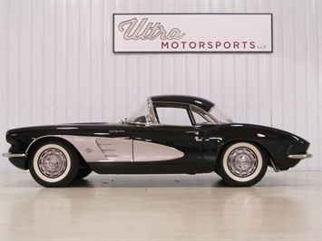 1961 Chevrolet Corvette   - Photo 7 - Fort Wayne, IN 46804