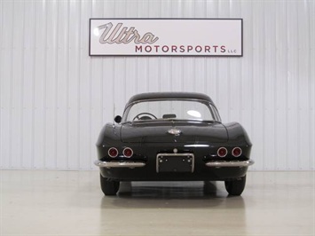 1961 Chevrolet Corvette   - Photo 8 - Fort Wayne, IN 46804