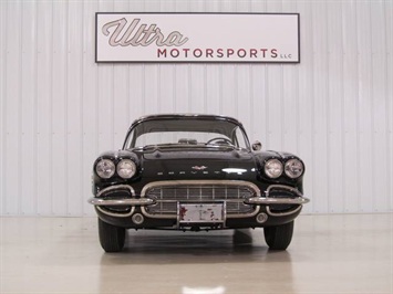 1961 Chevrolet Corvette   - Photo 3 - Fort Wayne, IN 46804