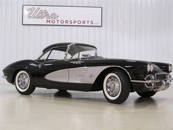 1961 Chevrolet Corvette   - Photo 2 - Fort Wayne, IN 46804