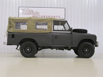 1969 Land Rover 109 " Ambulance   - Photo 1 - Fort Wayne, IN 46804