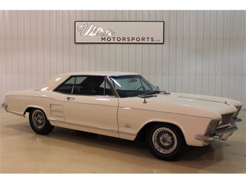 1964 Buick Riviera   - Photo 1 - Fort Wayne, IN 46804