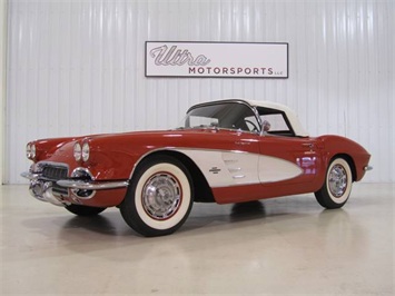 1961 Chevrolet Corvette Fuel Injected Convertible   - Photo 1 - Fort Wayne, IN 46804