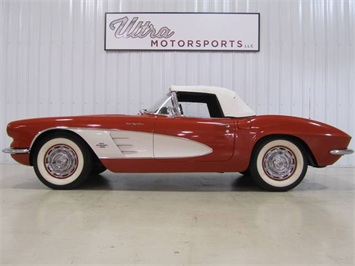 1961 Chevrolet Corvette Fuel Injected Convertible   - Photo 2 - Fort Wayne, IN 46804