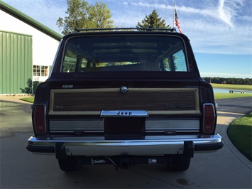 1988 Jeep Grand Wagoneer 4dr   - Photo 5 - Fort Wayne, IN 46804