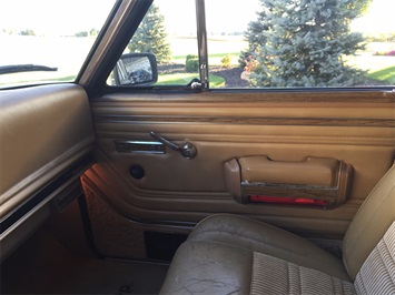 1988 Jeep Grand Wagoneer 4dr   - Photo 30 - Fort Wayne, IN 46804