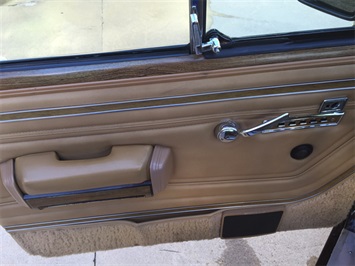 1988 Jeep Grand Wagoneer 4dr   - Photo 31 - Fort Wayne, IN 46804