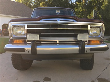 1988 Jeep Grand Wagoneer 4dr   - Photo 11 - Fort Wayne, IN 46804