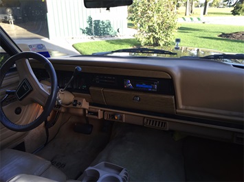 1988 Jeep Grand Wagoneer 4dr   - Photo 26 - Fort Wayne, IN 46804