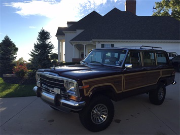 1988 Jeep Grand Wagoneer 4dr   - Photo 8 - Fort Wayne, IN 46804