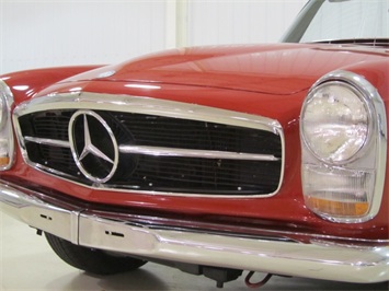 1968 Mercedes-Benz 280SL   - Photo 5 - Fort Wayne, IN 46804