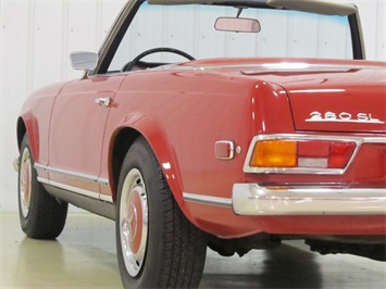 1968 Mercedes-Benz 280SL   - Photo 13 - Fort Wayne, IN 46804