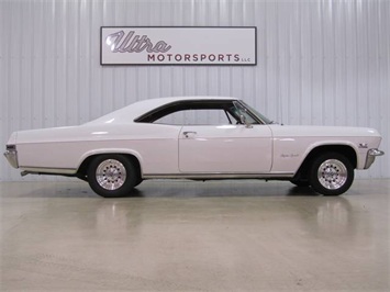 1965 Chevrolet Impala SS   - Photo 1 - Fort Wayne, IN 46804